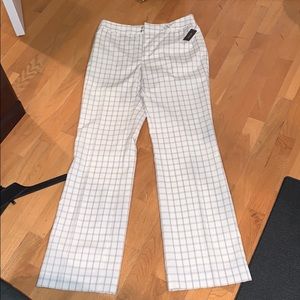 New frontier NWT size 4 white pants with checker